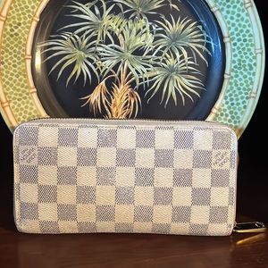 Louis Vuitton Damier Azur Zippy Wallet